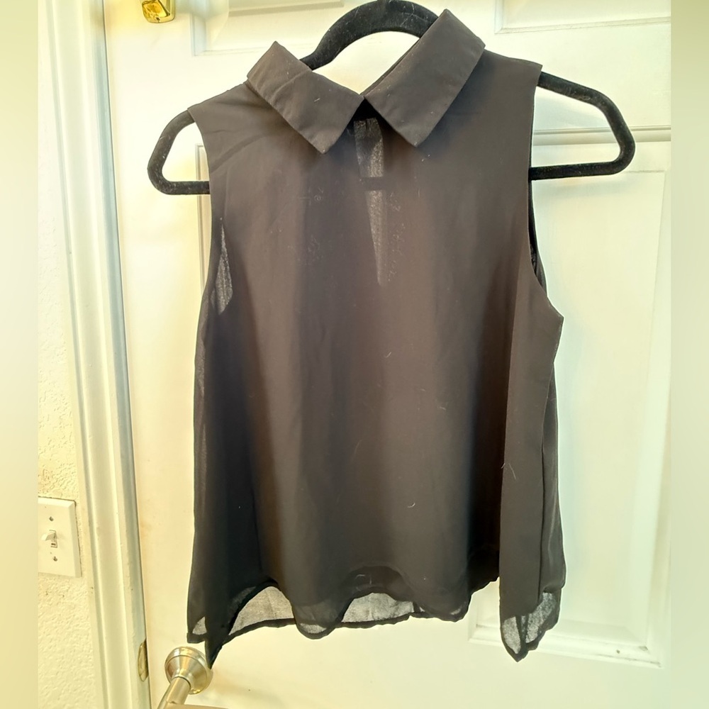 Women's Black Sleeveless Collared Camisole